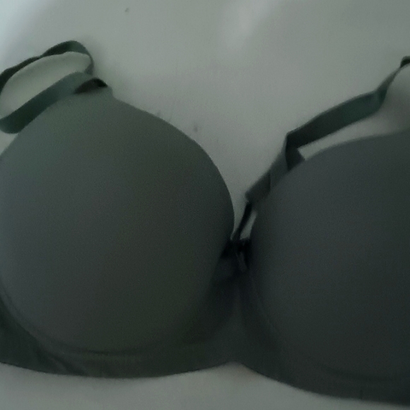 Viola Secret - Picture 1 of 7